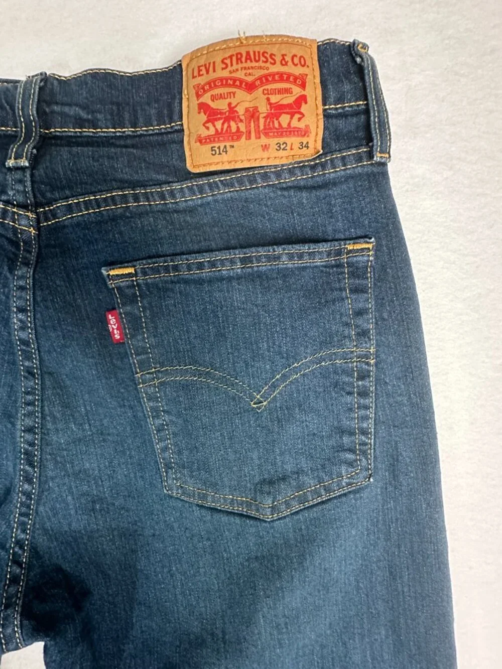 Levi’s 514 Classic Fit Straight Leg Jeans Dark Wash – Men’s 32x34